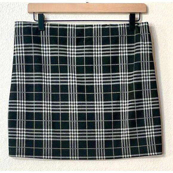 Love Tree Black and White Plaid Mini Skirt Size Large NWOT - Picture 2 of 8